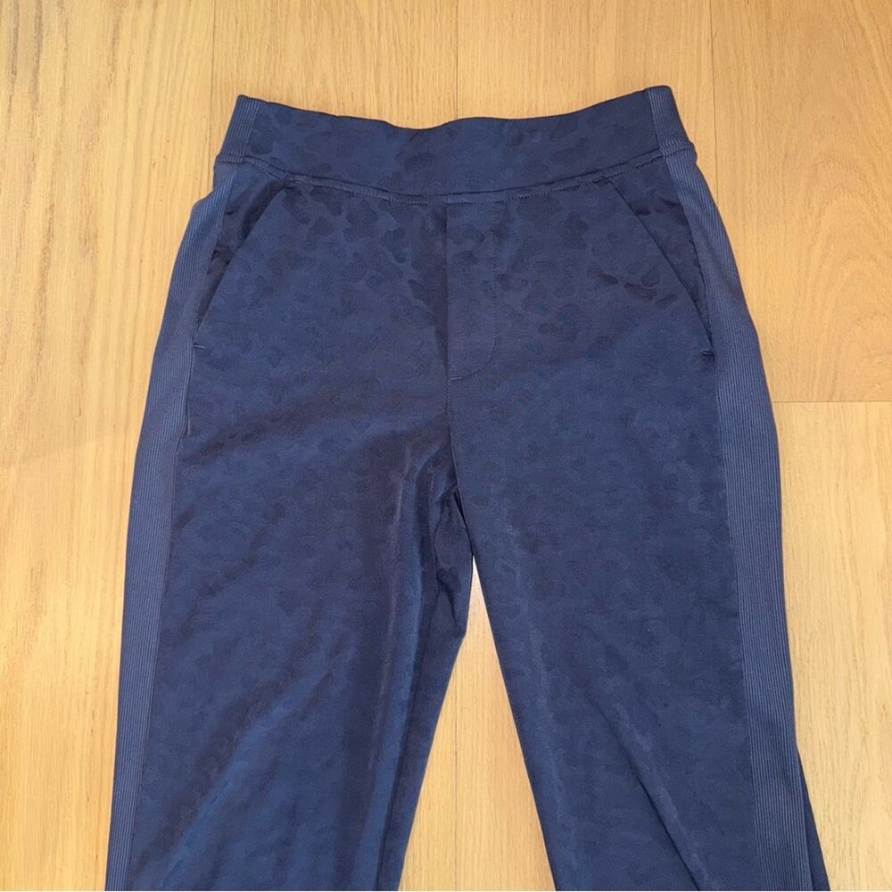 Athleta Brooklyn Textured Ankle Pant Leopard print 0 - Picture 7 of 13